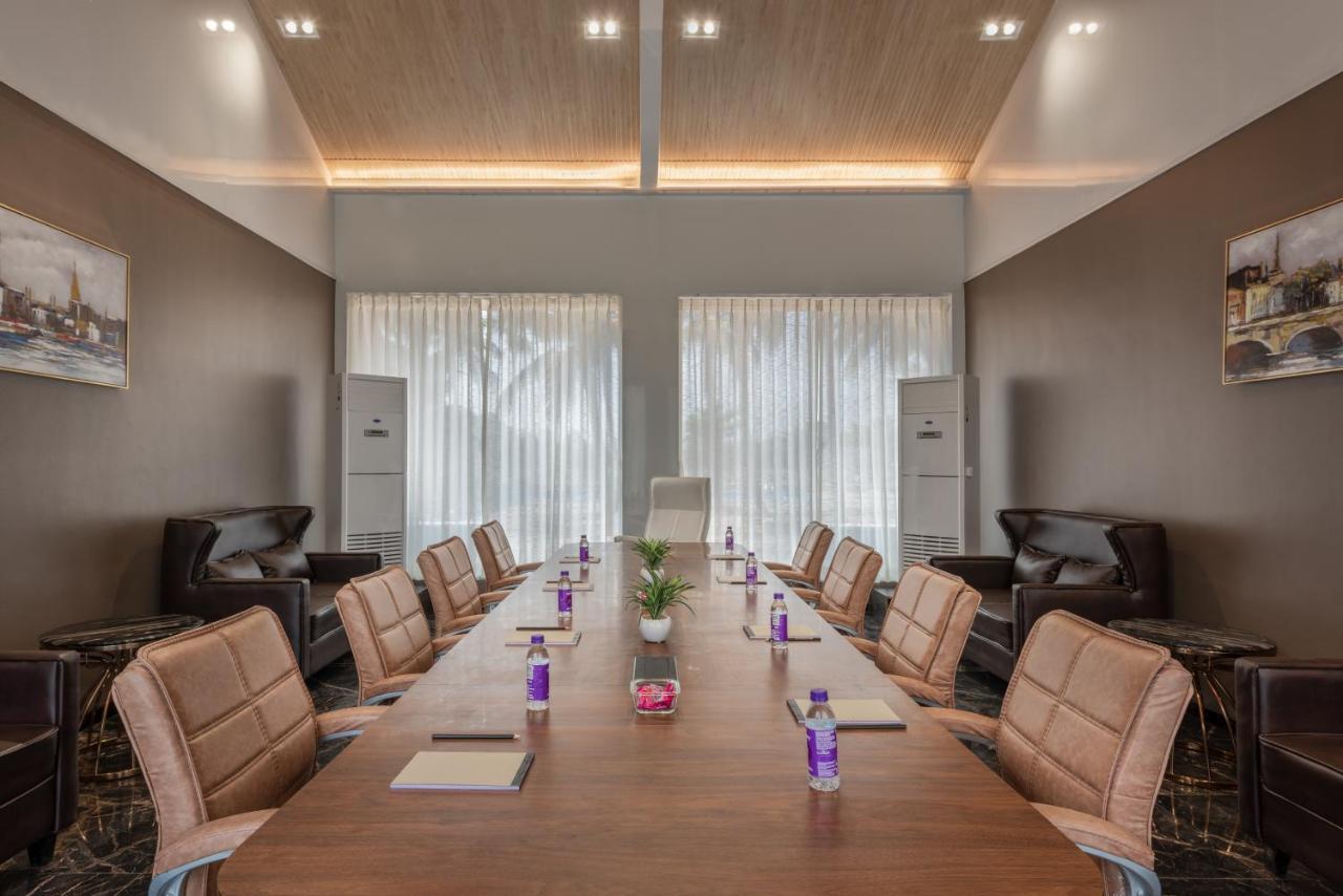 Paramount Riverfront Resort & Spa, קארג'אט מראה חיצוני תמונה