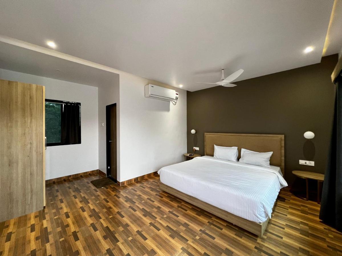 Paramount Riverfront Resort & Spa, קארג'אט מראה חיצוני תמונה
