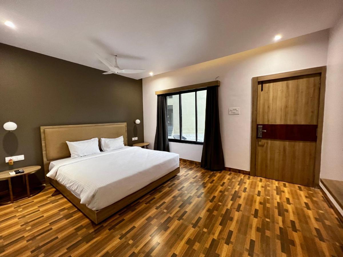 Paramount Riverfront Resort & Spa, קארג'אט מראה חיצוני תמונה
