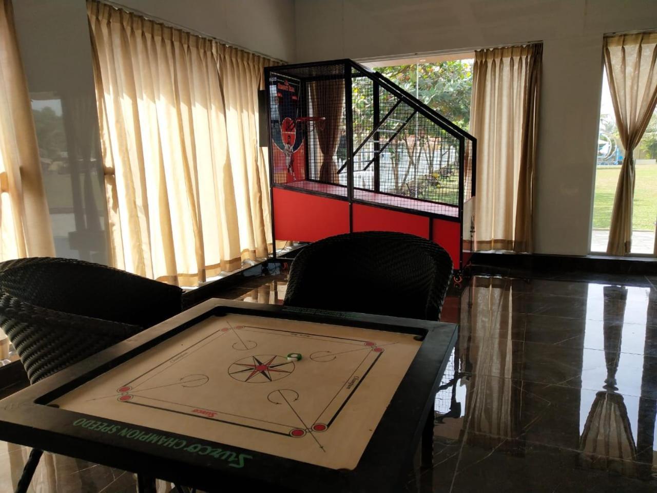 Paramount Riverfront Resort & Spa, קארג'אט מראה חיצוני תמונה